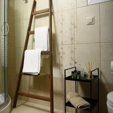 Maria's Dream House Pentátion